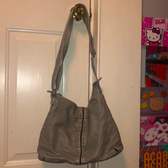 A bag - Picture 1 of 3